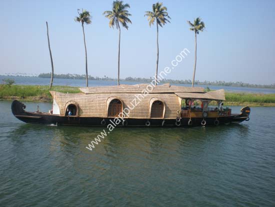 kerala houseboat 
